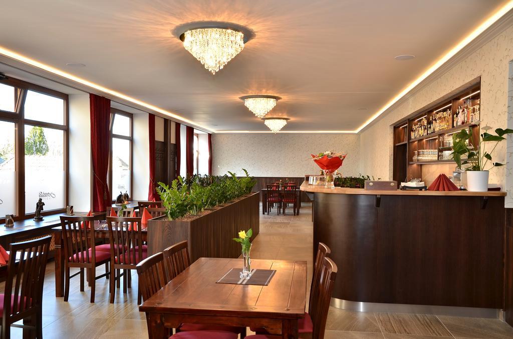 Hotel Sonata Hradec nad Moravici Bagian luar foto