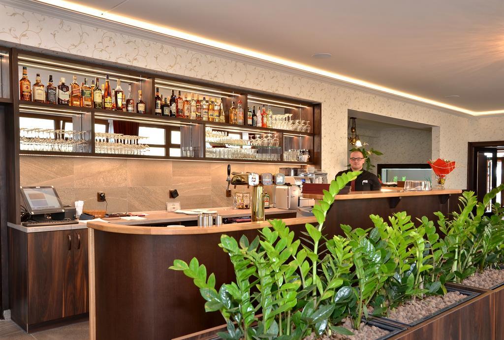 Hotel Sonata Hradec nad Moravici Bagian luar foto