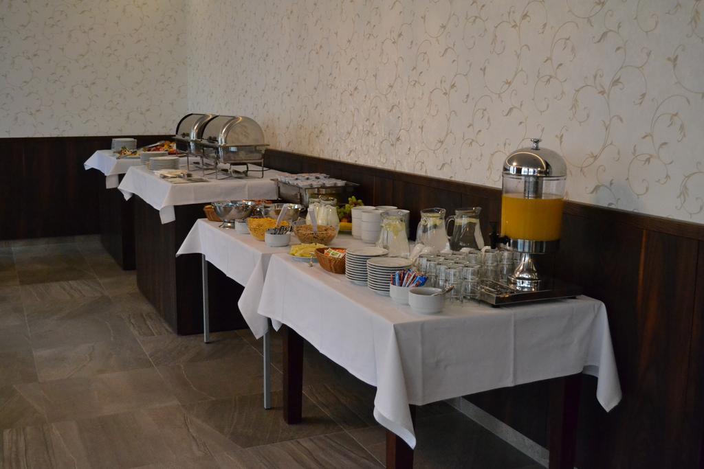 Hotel Sonata Hradec nad Moravici Bagian luar foto